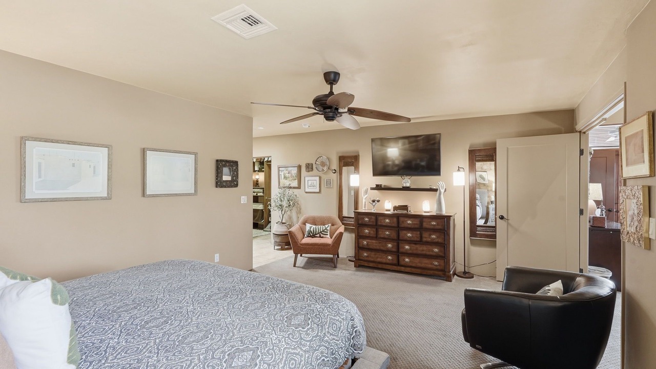 Photo of Bedroom in Summer Set