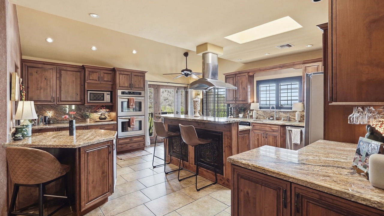 Photo of Kitchen in Summer Set