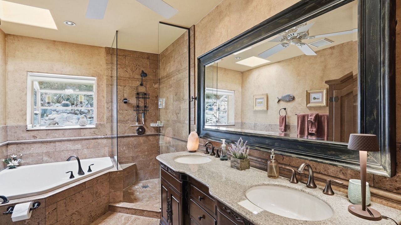 Photo of Bathroom in Summer Set