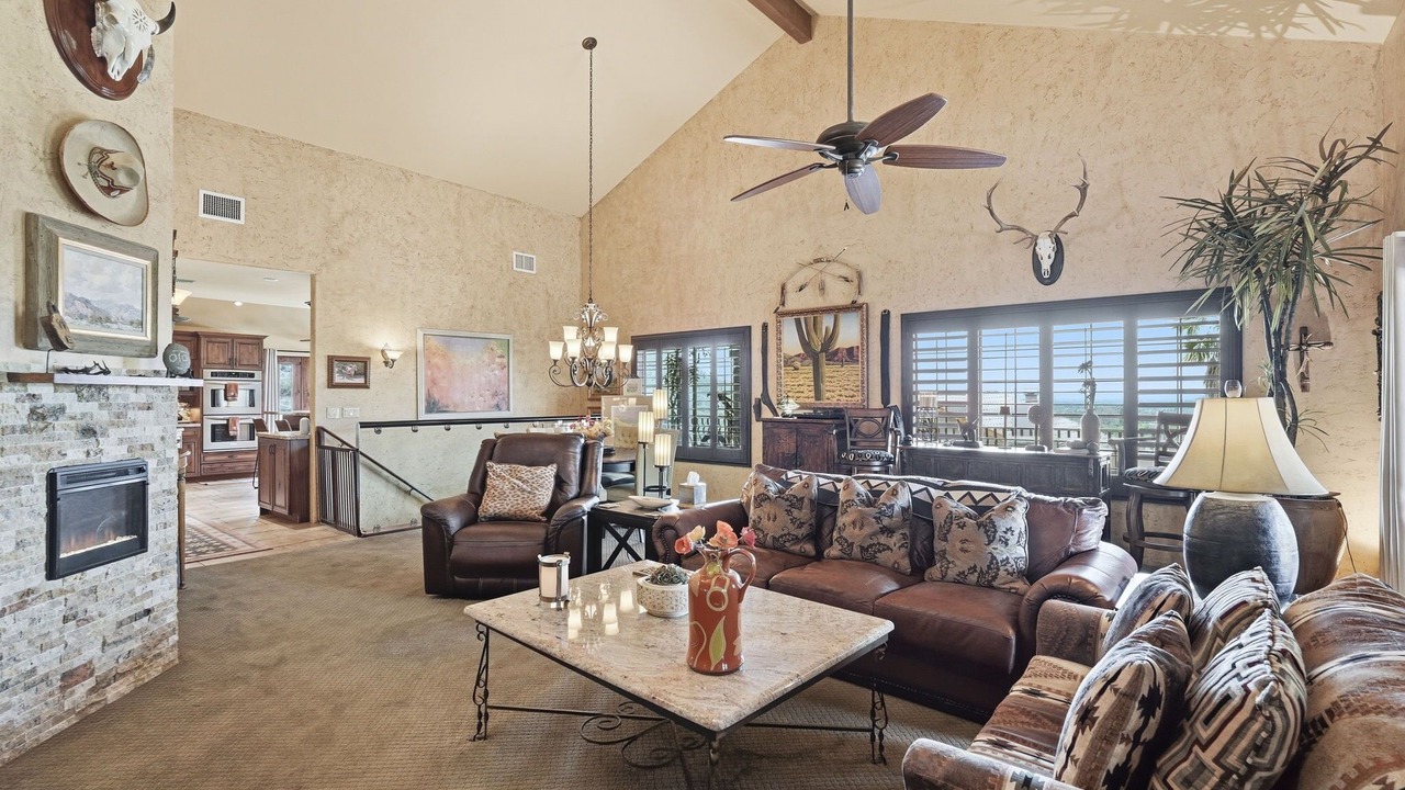 Photo of Livingroom in Summer Set