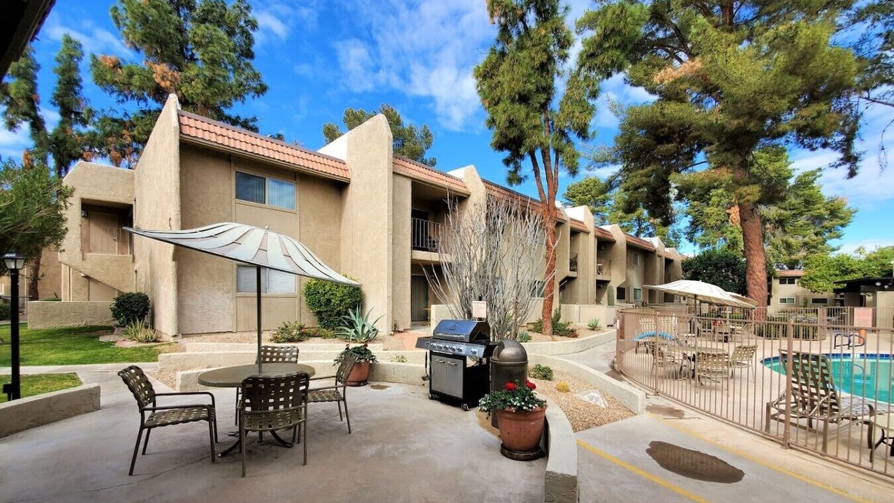 Photo of Outdoor in Winfield Place