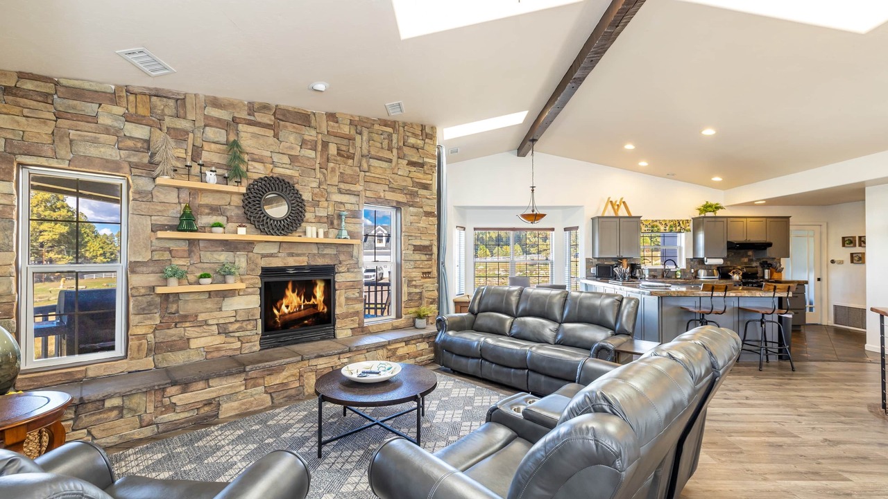 Photo of Livingroom in Mountainaire