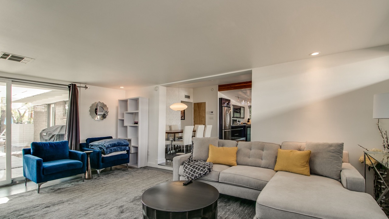 Photo of Livingroom in Camelback East