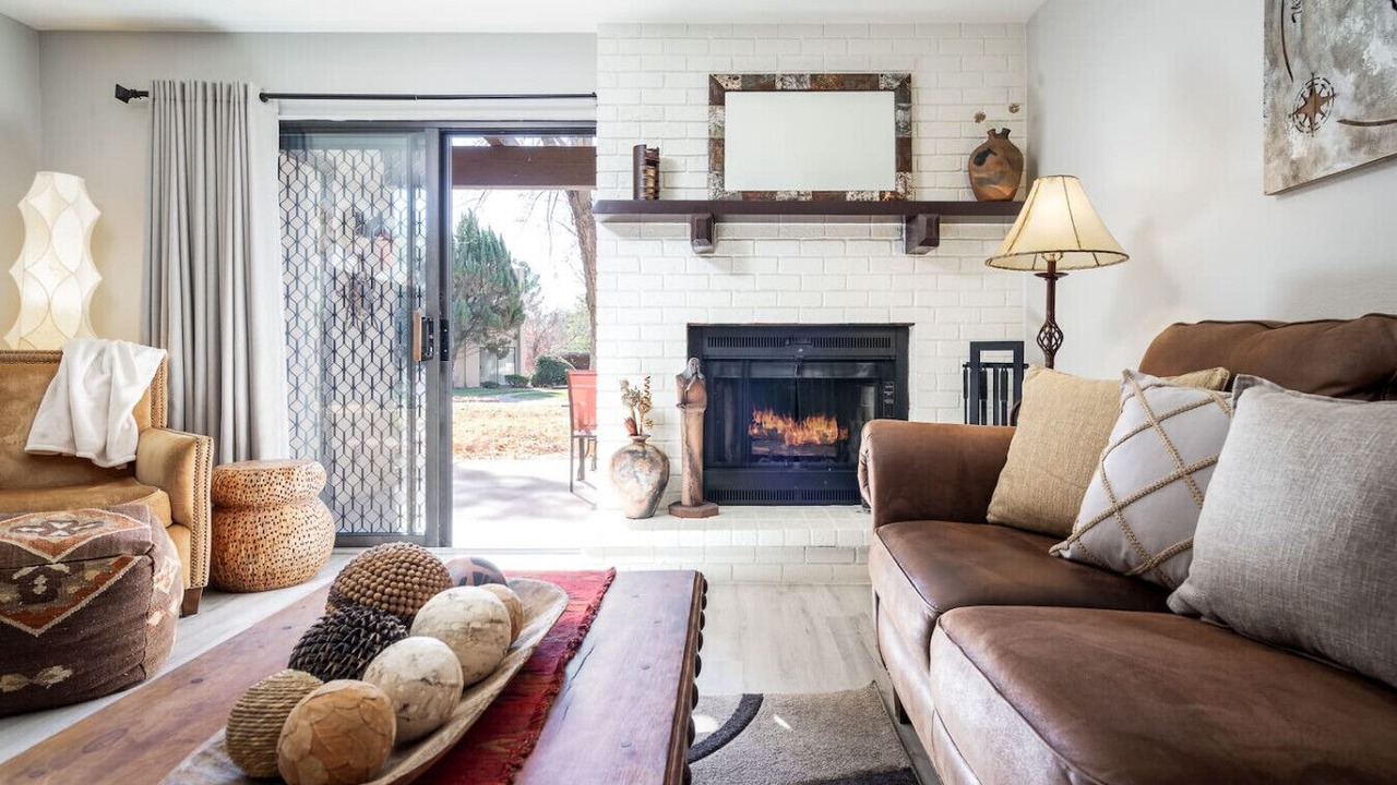 Photo of Livingroom in Oak Creek