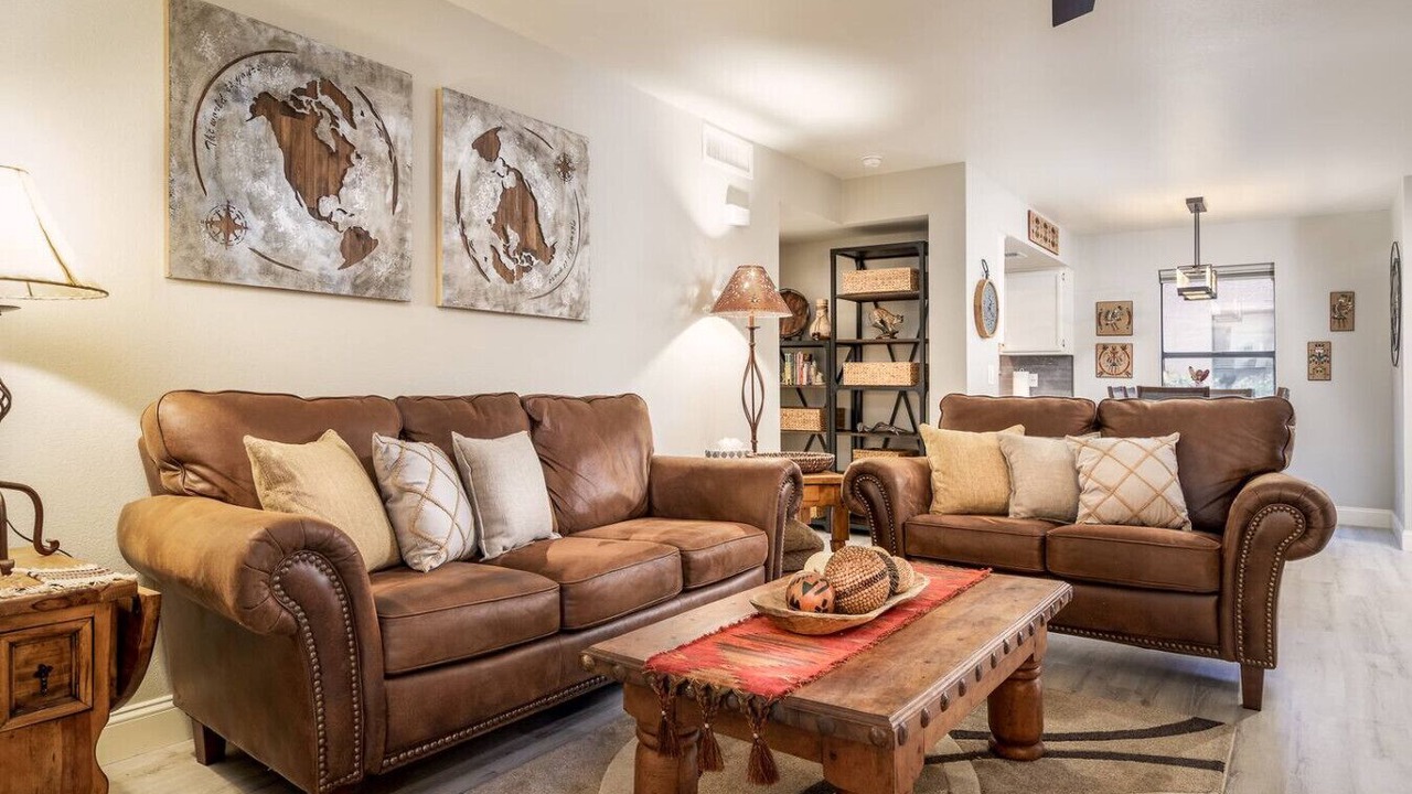 Photo of Livingroom in Oak Creek