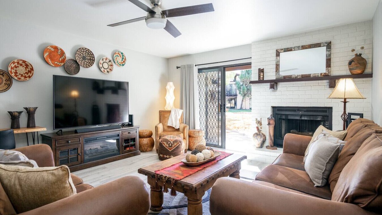 Photo of Livingroom in Oak Creek