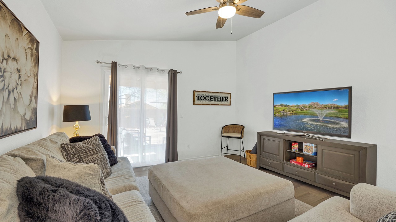 Photo of Livingroom in Dove Mountain