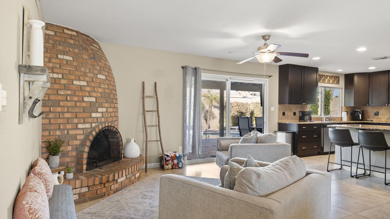 Photo of Livingroom in Paradise Valley Village