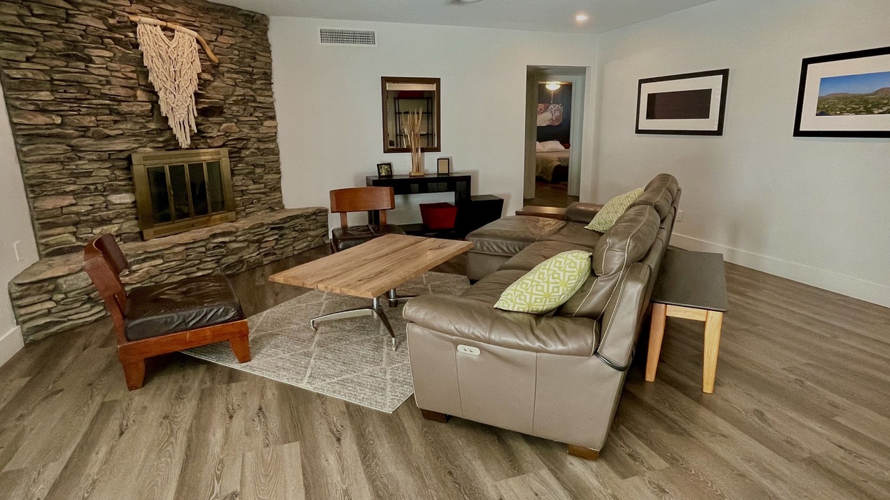 Photo of Livingroom in Paradise Valley Oasis