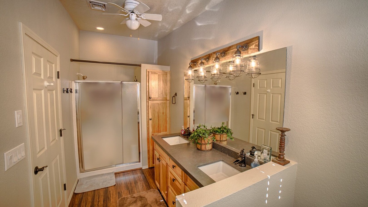 Photo of Bathroom in Pinetop