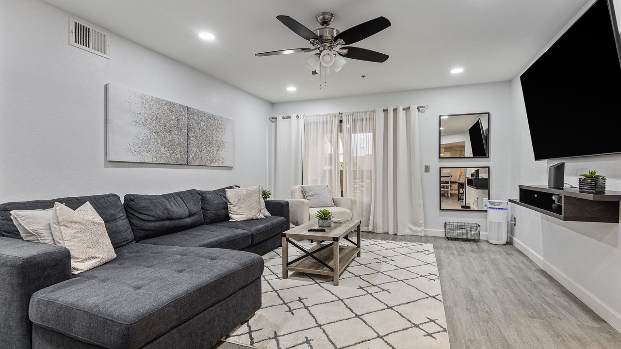 Photo of Livingroom in Camelback East