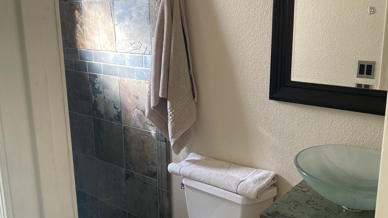 Photo of Bathroom in Moovalya Keys