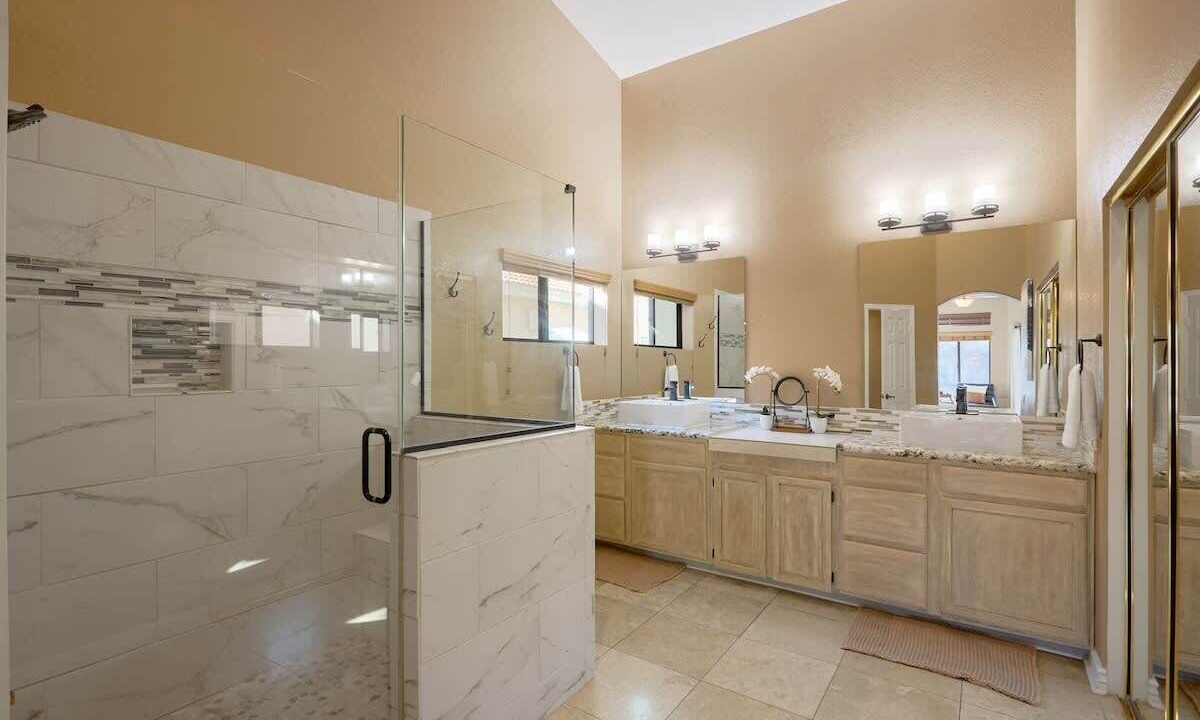 Photo of Bathroom in Paradise Park Vista