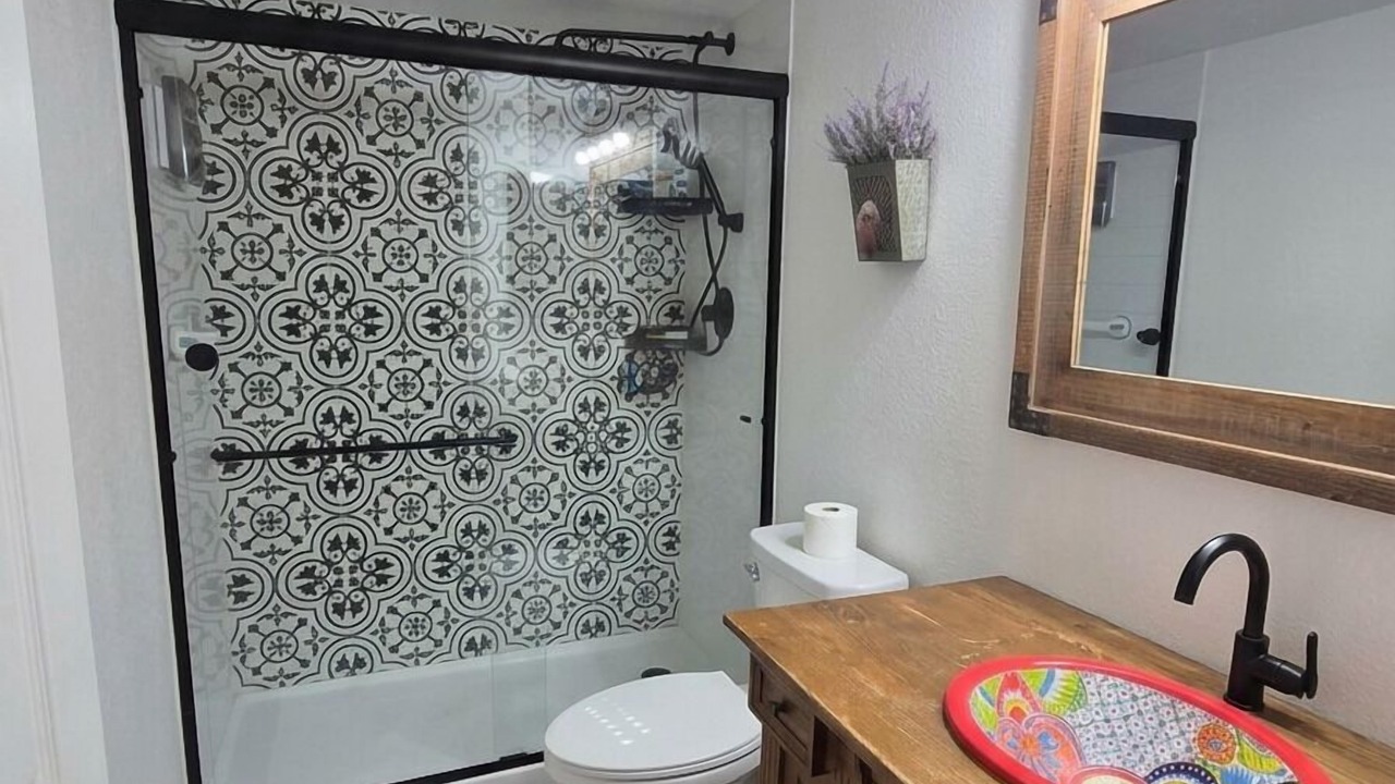 Photo of Bathroom in Sunridge Estates