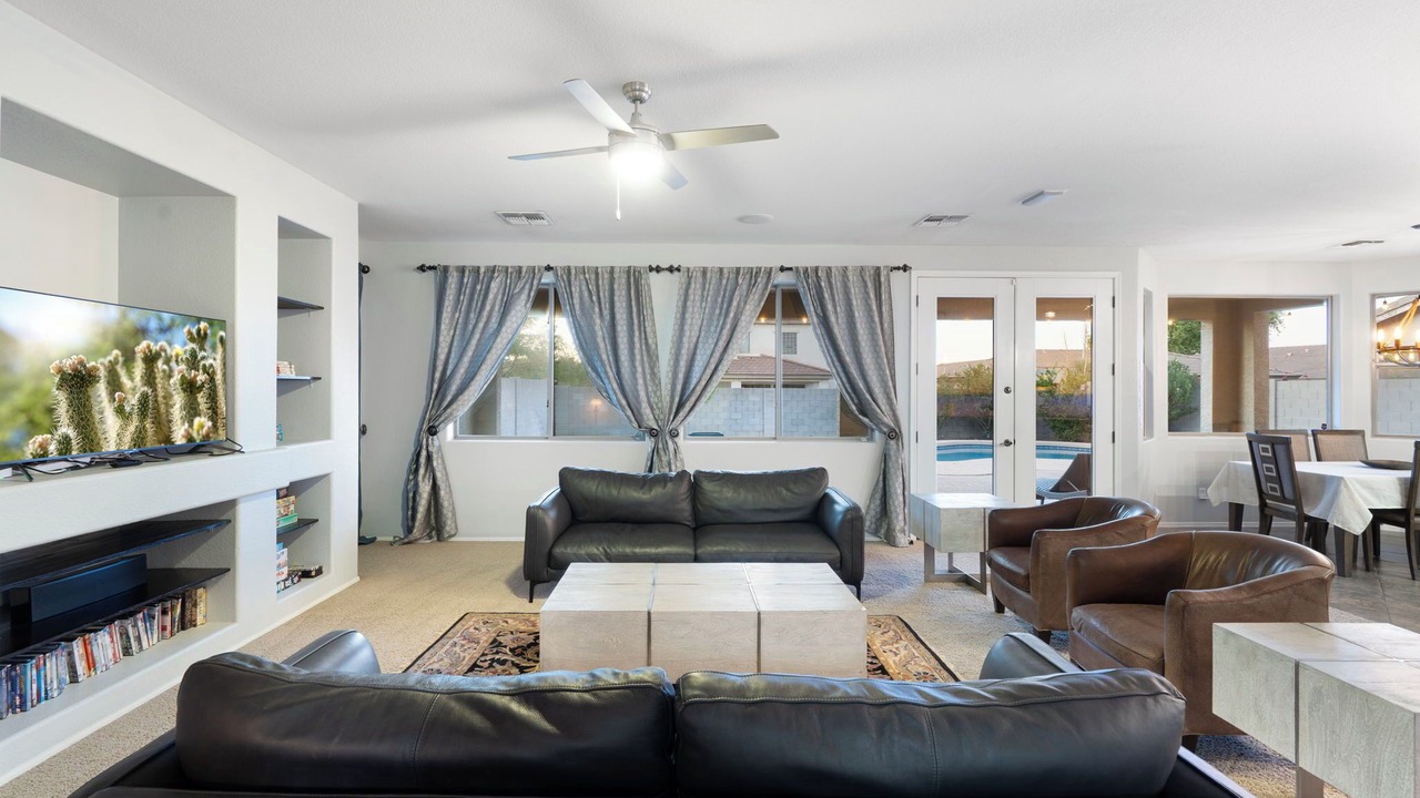 Photo of Livingroom in Rovey Farm Estates