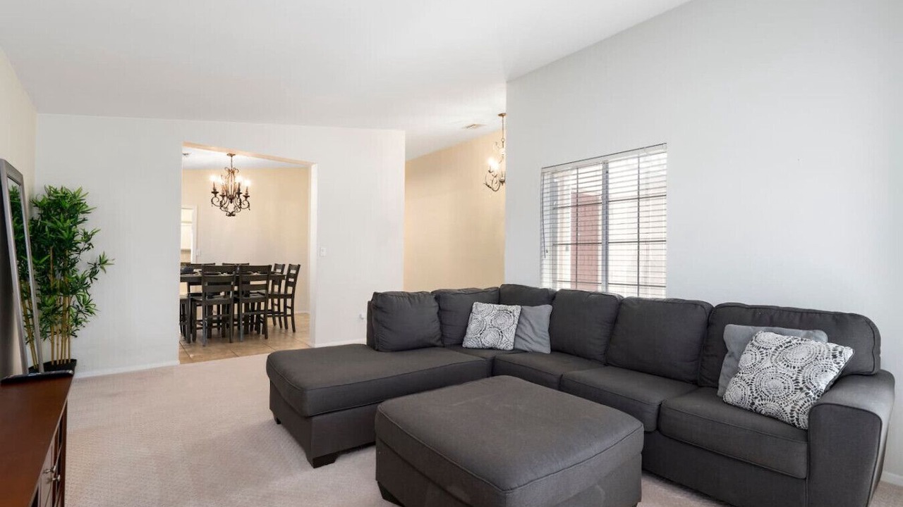 Photo of Livingroom in Paradise Valley Village