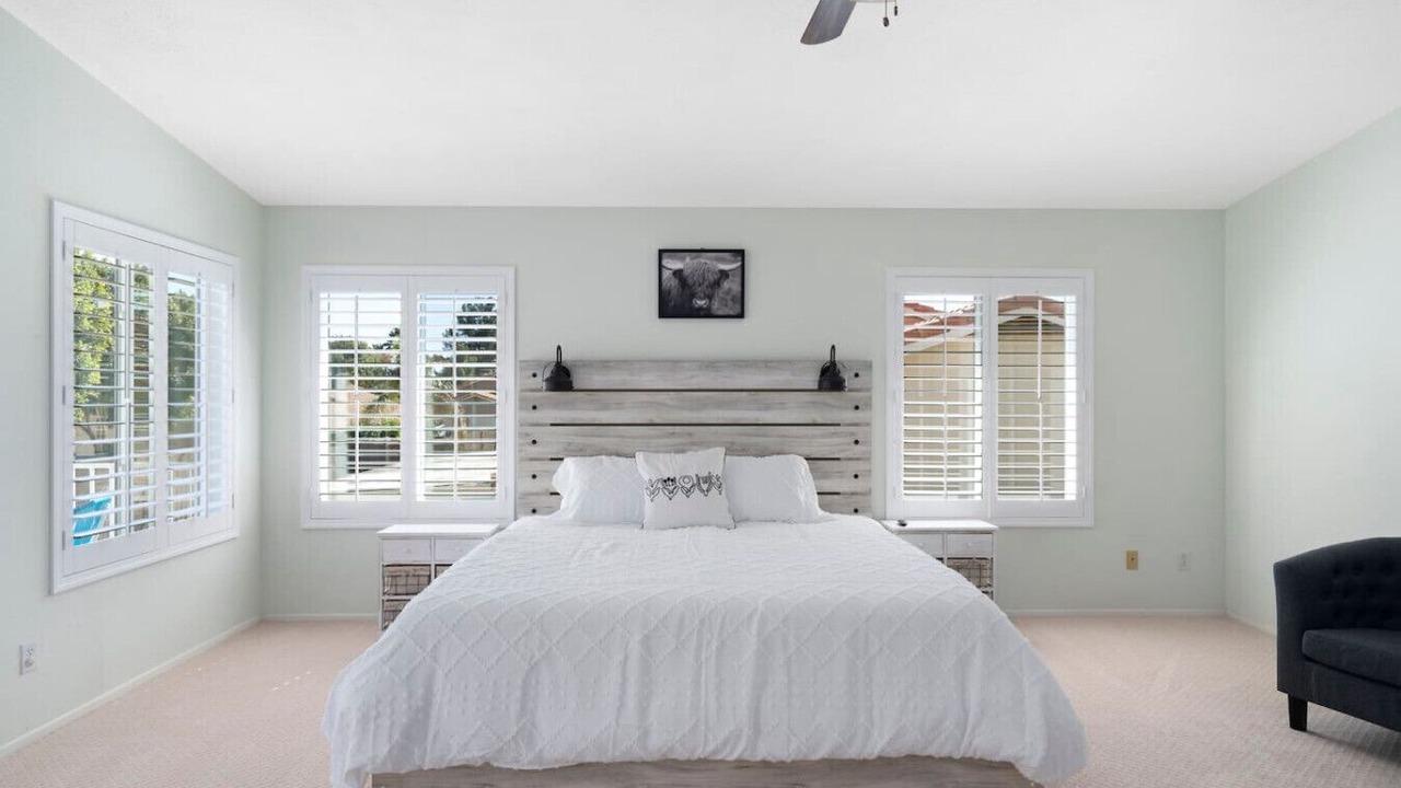 Photo of Bedroom in Paradise Valley Village
