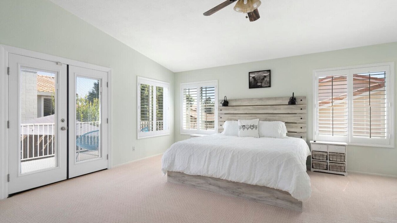 Photo of Bedroom in Paradise Valley Village