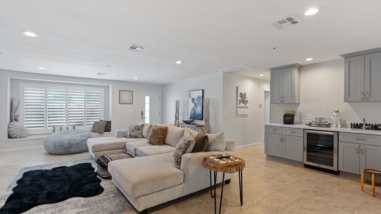 Photo of Livingroom in Scottsdale Estates Ten