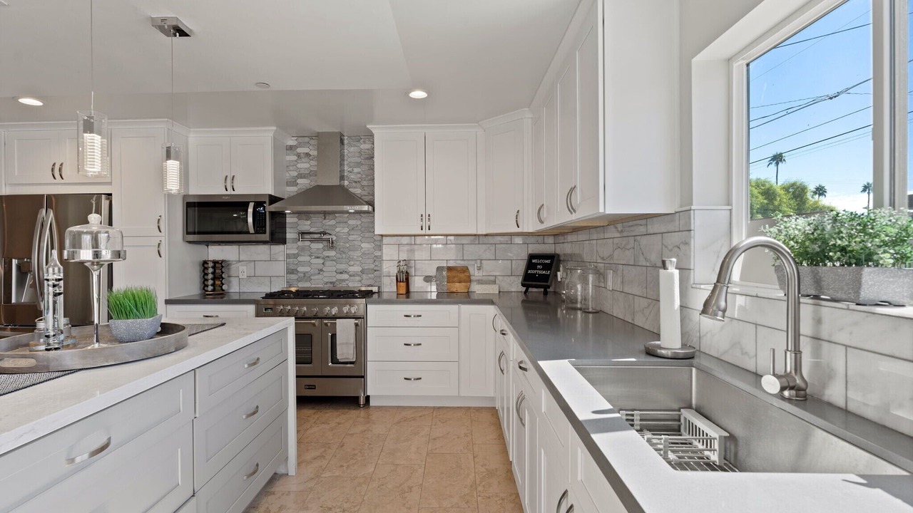 Photo of Kitchen in Scottsdale Estates Ten