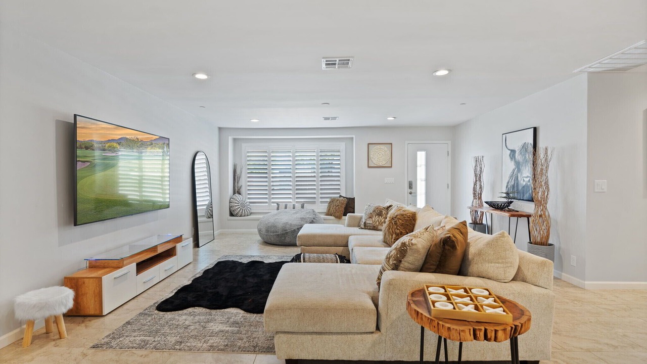 Photo of Livingroom in Scottsdale Estates Ten