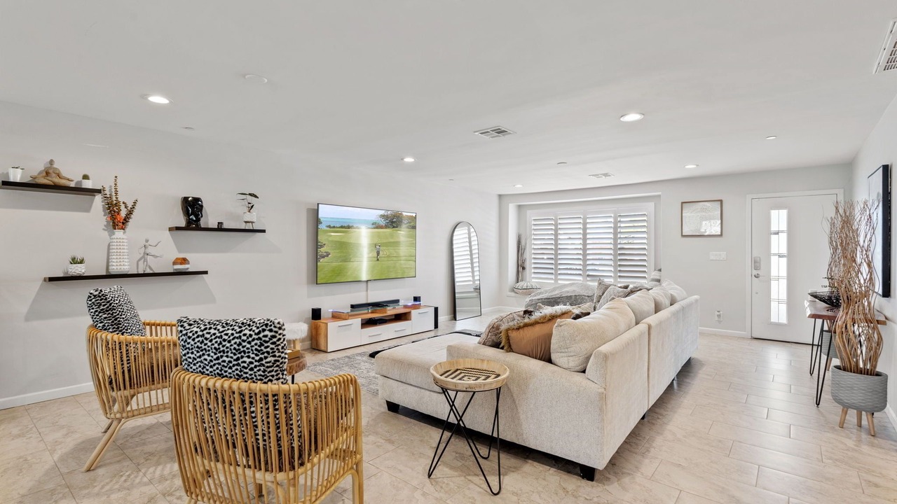 Photo of Livingroom in Scottsdale Estates Ten