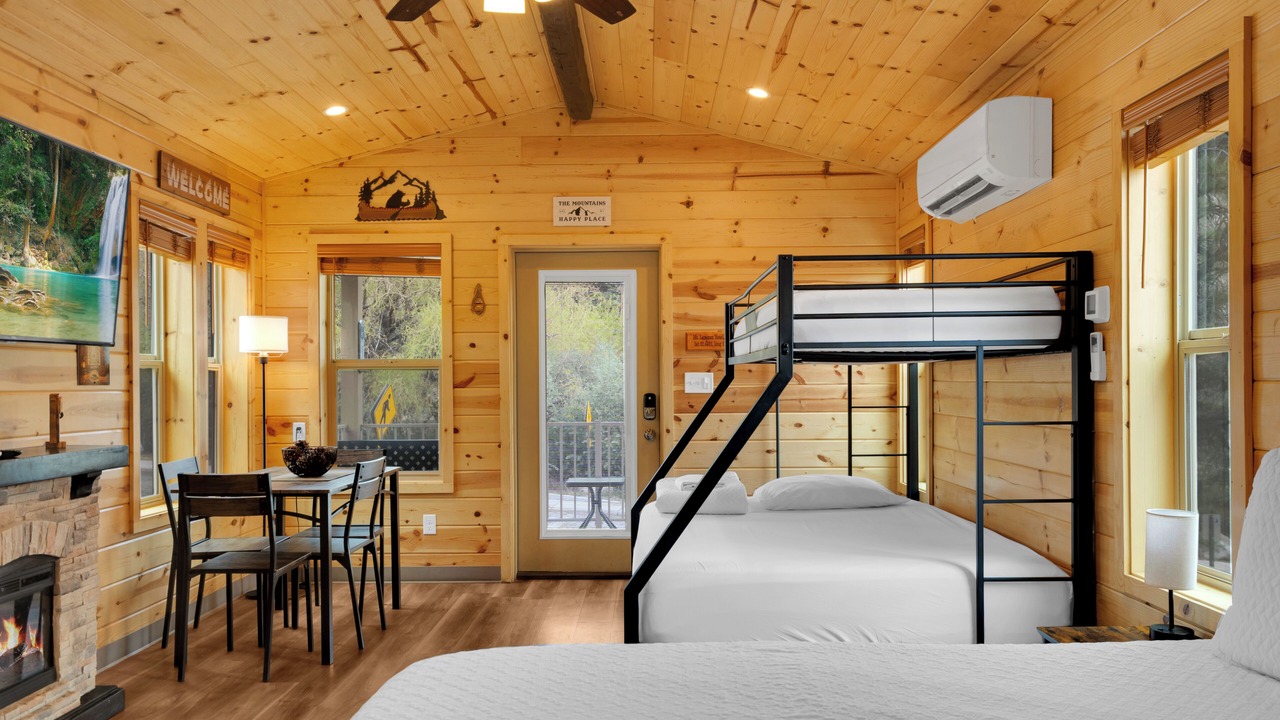 Photo of Bedroom in Summerhaven