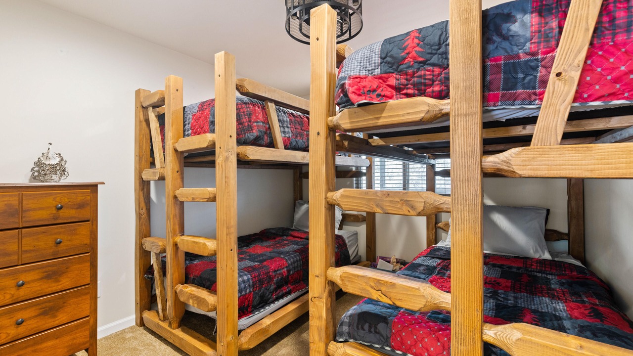 Photo of Bedroom in Pine