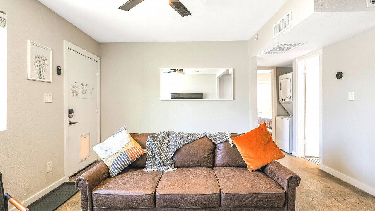 Photo of Livingroom in Camelback East
