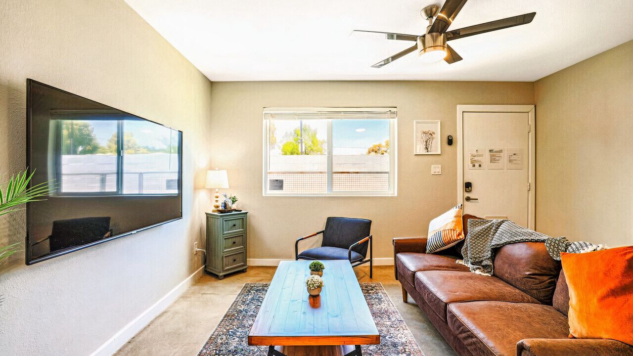 Photo of Livingroom in Camelback East