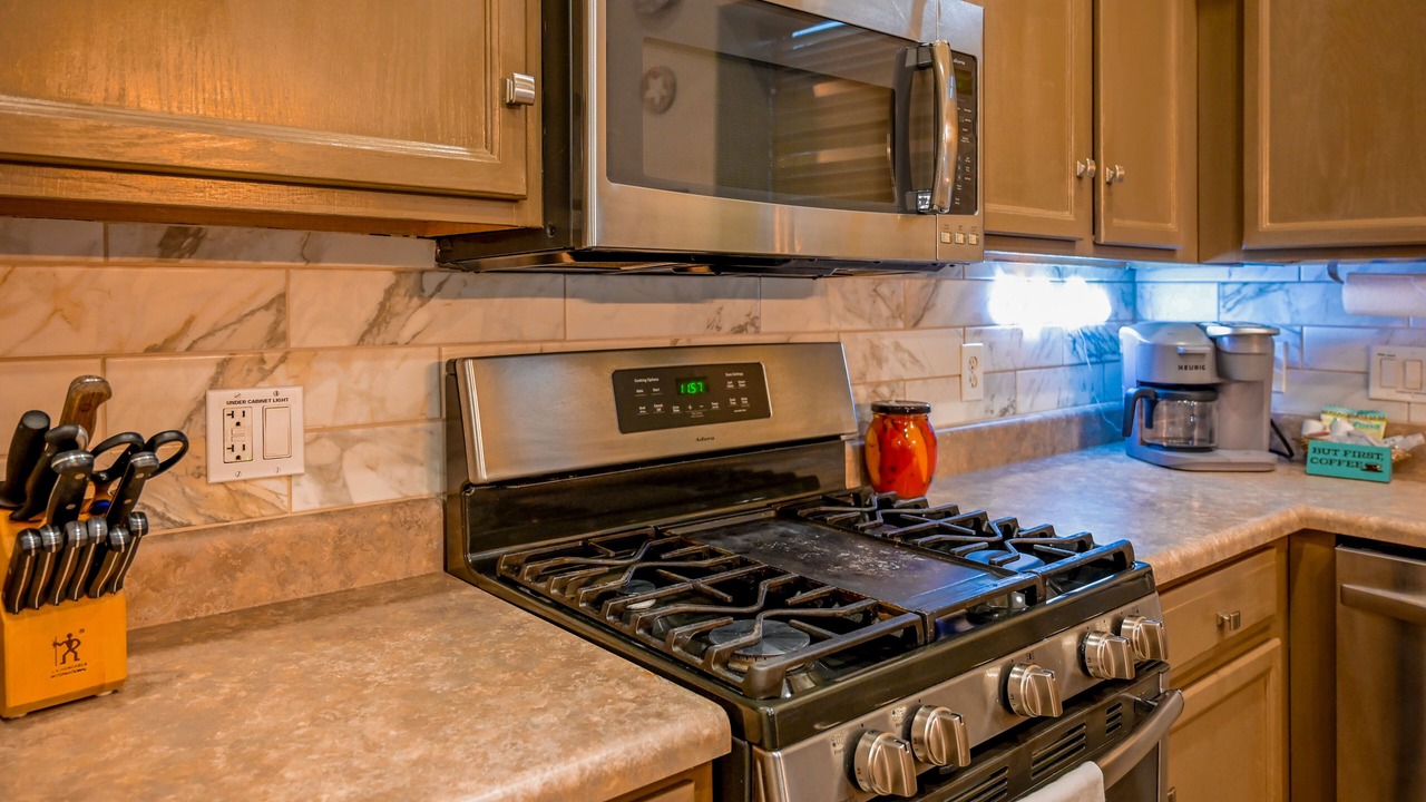Photo of Kitchen in West Glen Community Association