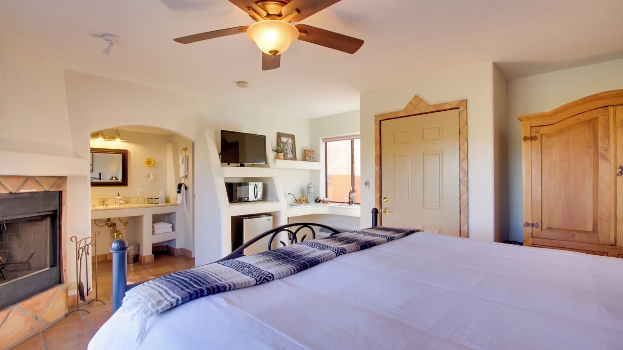 Photo of Bedroom in Cave Creek