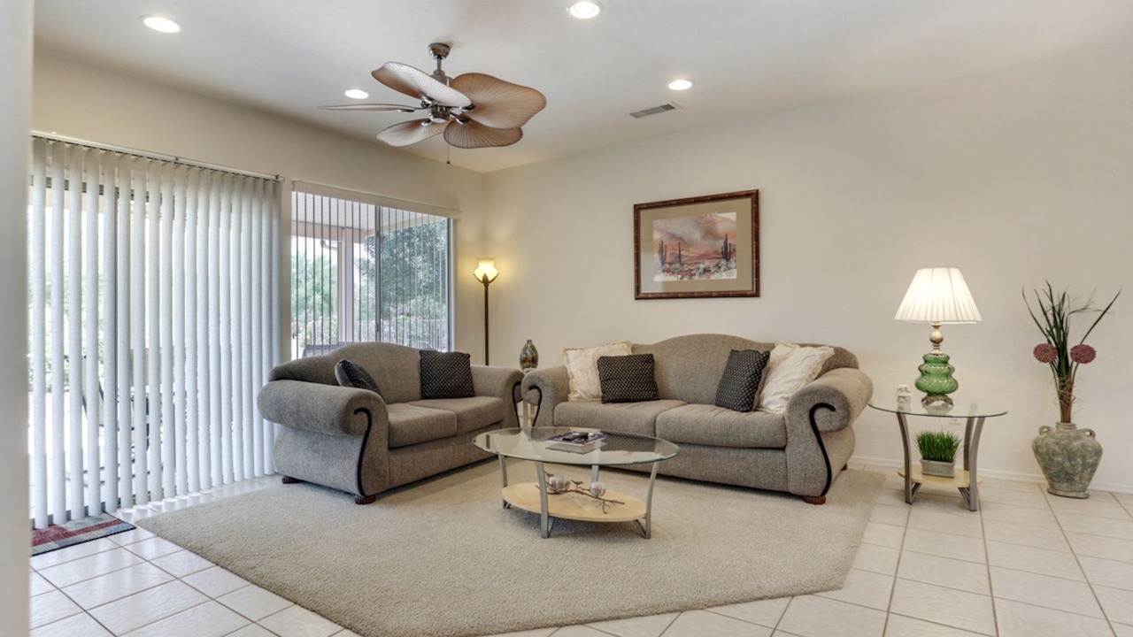 Photo of Livingroom in Surprise