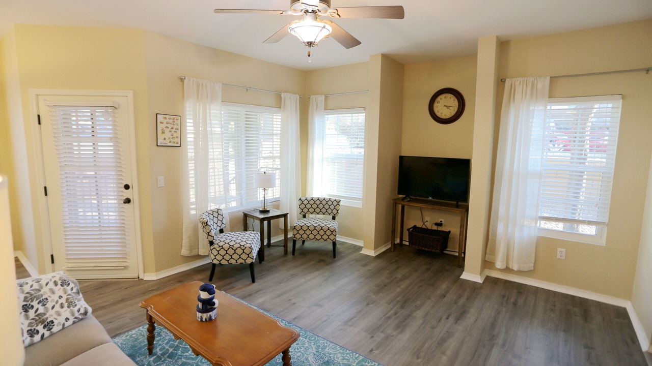 Photo of Livingroom in Oro Valley