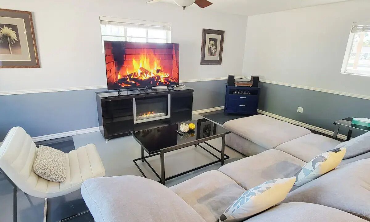 Photo of Livingroom in Encanto Estates