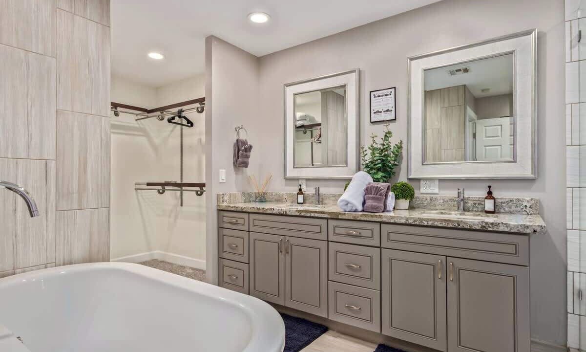 Photo of Bathroom in Village Grove