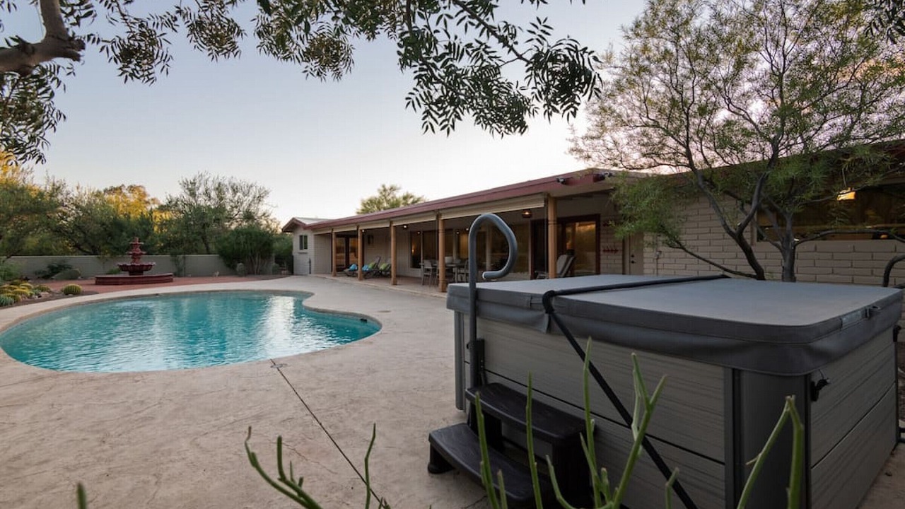 Photo of Outdoor in Oro Valley Estates