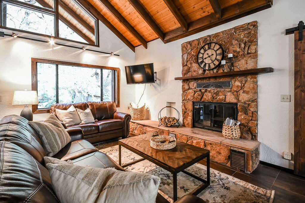 Photo of Livingroom in Sedona Shadows