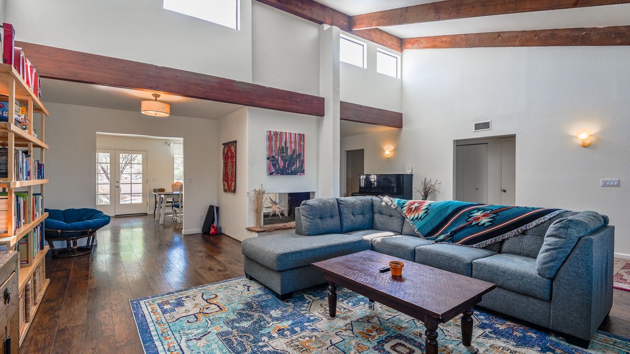 Photo of Livingroom in Heatherwood Hills