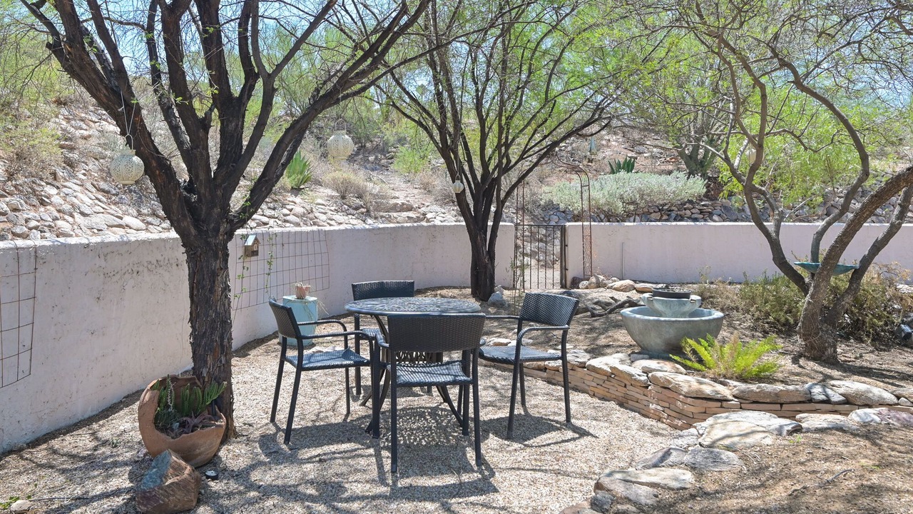 Photo of Outdoor in Heatherwood Hills