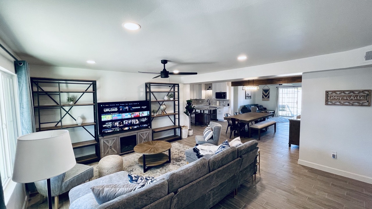 Photo of Livingroom in Paradise Valley Village