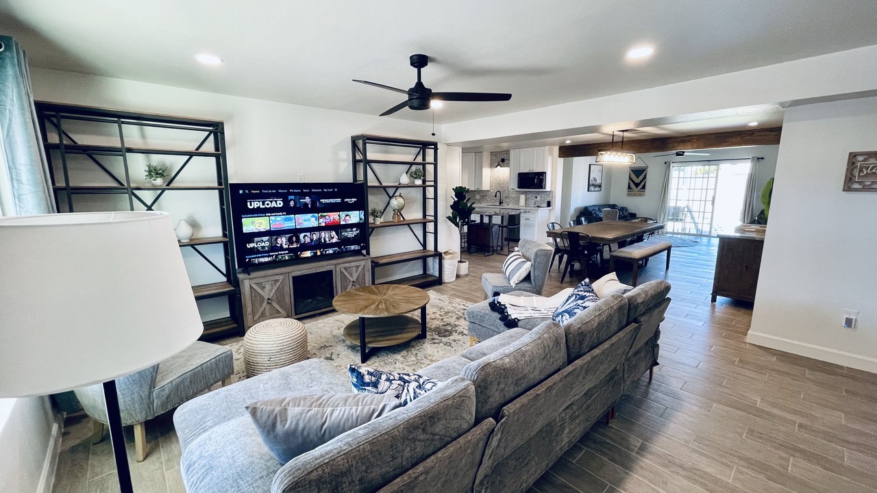 Photo of Livingroom in Paradise Valley Village