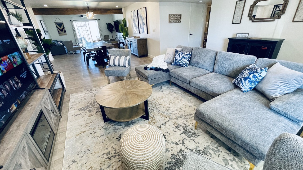 Photo of Livingroom in Paradise Valley Village