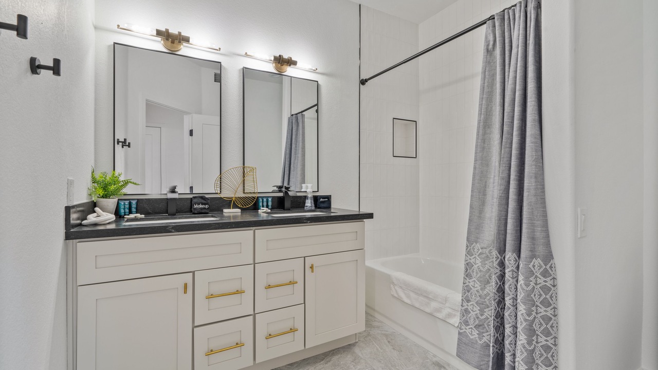 Photo of Bathroom in Paradise Park Vista