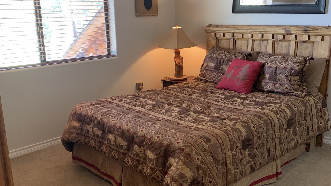 Photo of Bedroom in Sierra Pines