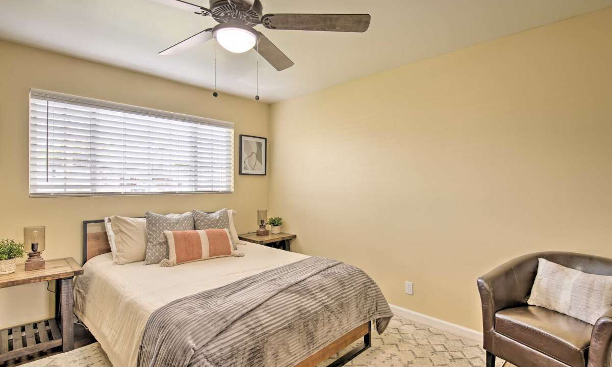 Photo of Bedroom in Papago Parkway