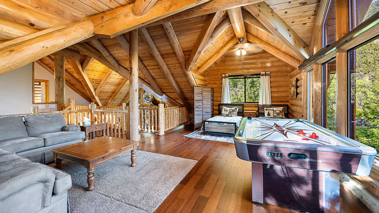 Photo of Livingroom in Whispering Pines