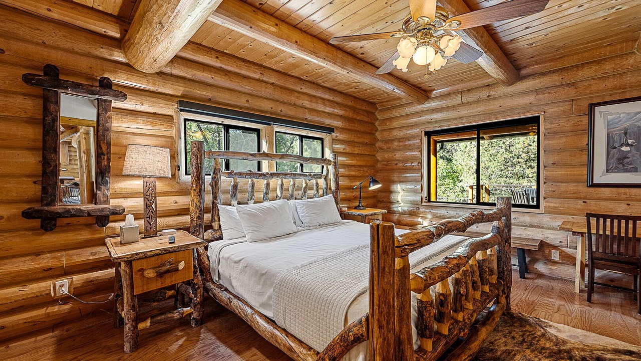 Photo of Bedroom in Whispering Pines