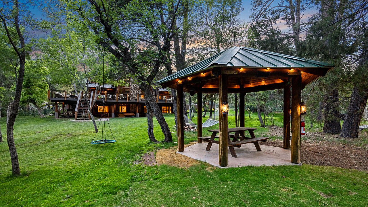 Photo of Outdoor in Whispering Pines