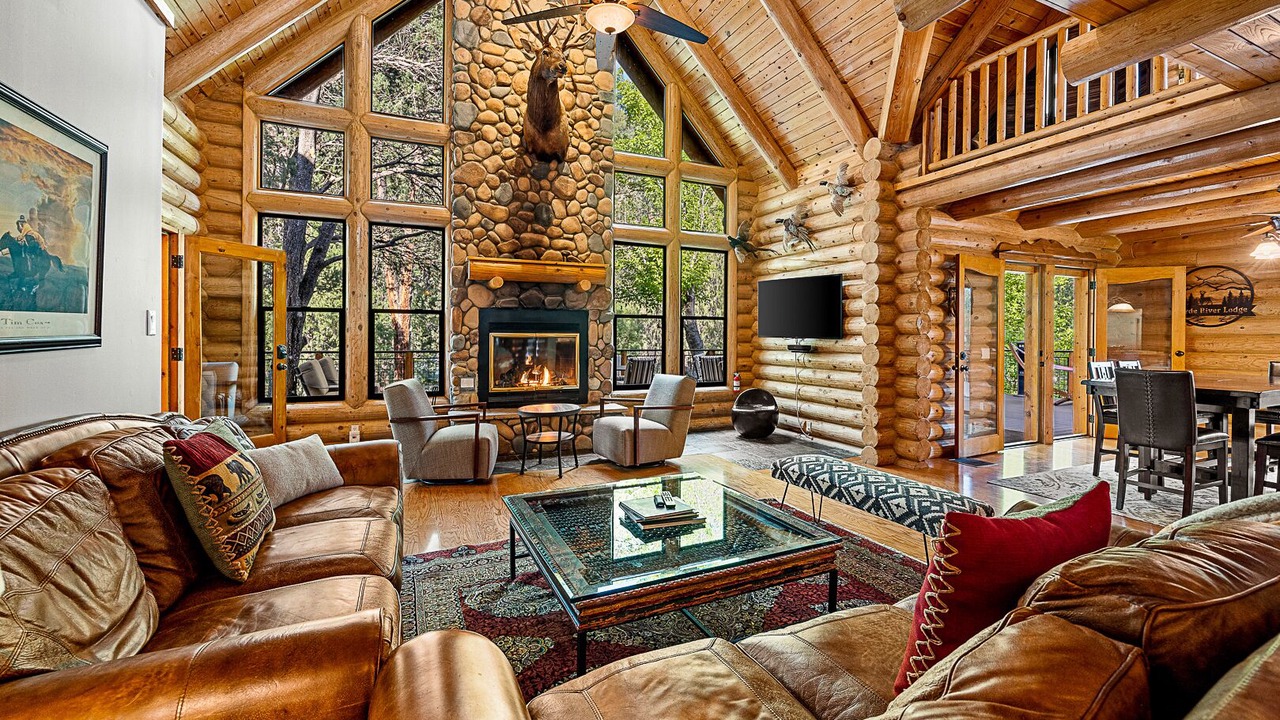 Photo of Livingroom in Whispering Pines